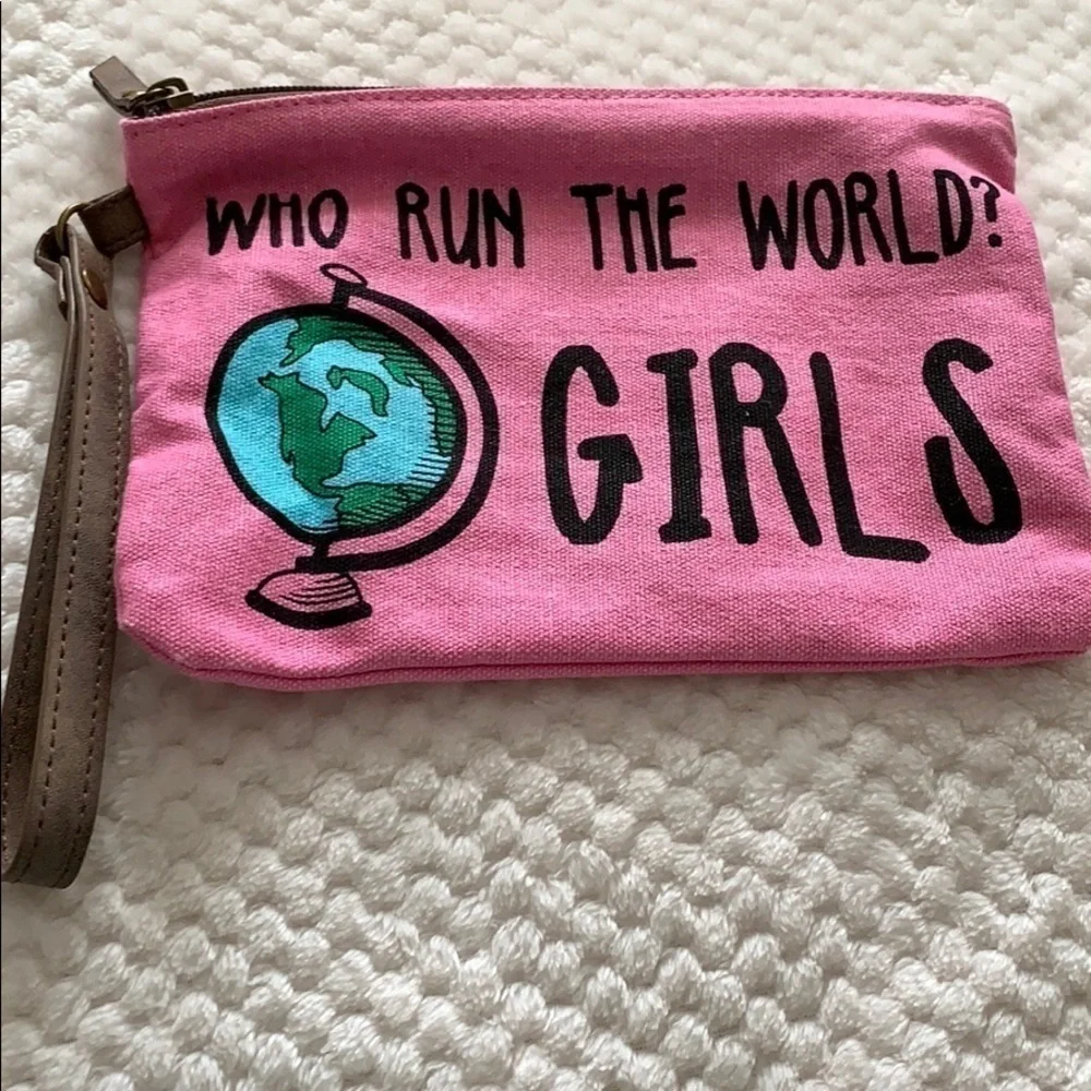 NWOT set of 2 pouches